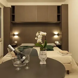 https://zeus-08-splendido-monolocale-zona-san-siro.italymilanhotels.net
